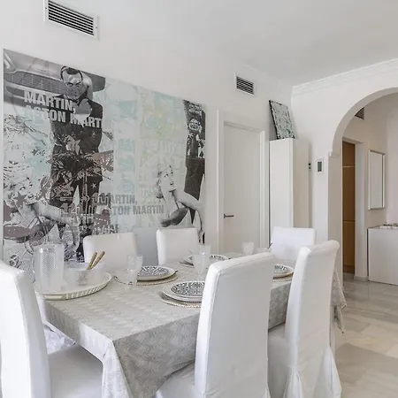 Los Dragos Apartment *