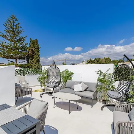 Los Dragos Apartment