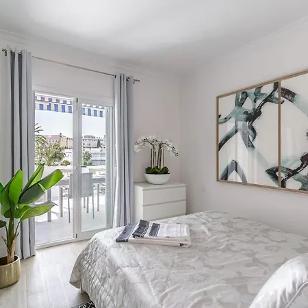 Los Dragos Apartment